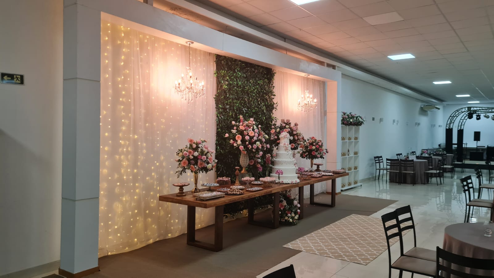 6d8833e6-ff1e-4135-9686-e12017a35c01